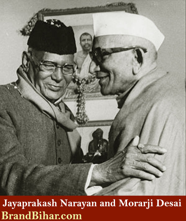 Sarvodaya leader Jayaprakash Narayan meets veteran Congress leader Morarji Desai